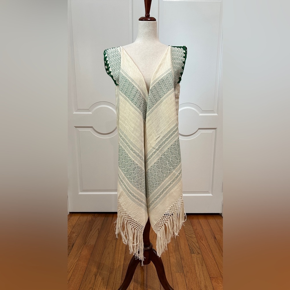 Traditional Mexican rebozo from Oaxaca. Mexican shawl. Fringed open front Vest.